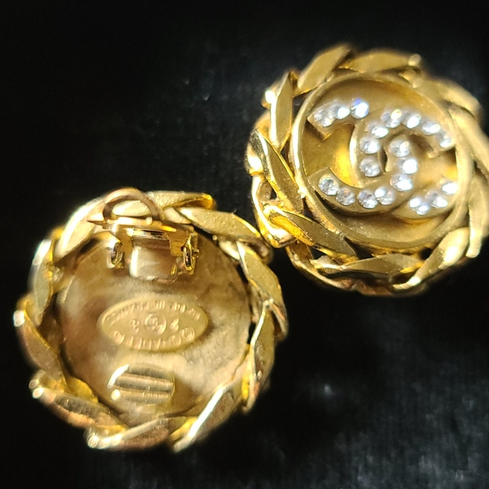 Chanel Vintage rhinestone CC clip on earrings - Picture 4 of 7